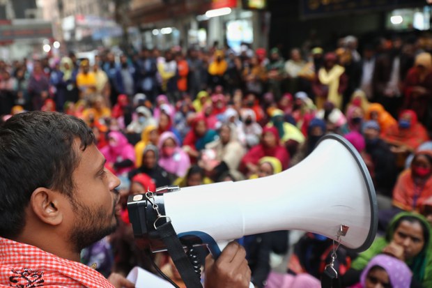 শ্রমিক অসন্তোষ বাড়ছে, শতাধিক পোশাক  কারখানা ফেব্রুয়ারির বেতন দিতে পারেনি
