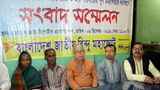 সংবাদ সম্মেলনে রসরাজের মা ও বাবা। 
