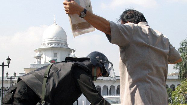 আদালতের রায়: ‘আমৃত্যু’ বলা না হলে যাবজ্জীবন মানে ৩০ বছর কারাদণ্ড আদালতের রায়: ‘আমৃত্যু’ বলা না হলে যাবজ্জীবন মানে ৩০ বছর কারাদণ্ড