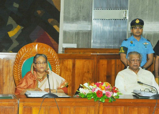 প্রধানমন্ত্রী শেখ হাসিনার সভাপতিত্বে জাতীয় সংসদ ভবনে অনুষ্ঠিত হয় মন্ত্রিসভার বৈঠক। প্রধানমন্ত্রী শেখ হাসিনার সভাপতিত্বে জাতীয় সংসদ ভবনে অনুষ্ঠিত হয় মন্ত্রিসভার বৈঠক।