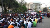 ড. জাফর ইকবালকে হত্যাচেষ্টার প্রতিবাদে ঢাকার শাহবাগে গণজাগরণে মঞ্চের বিক্ষোভ সমাবেশ।