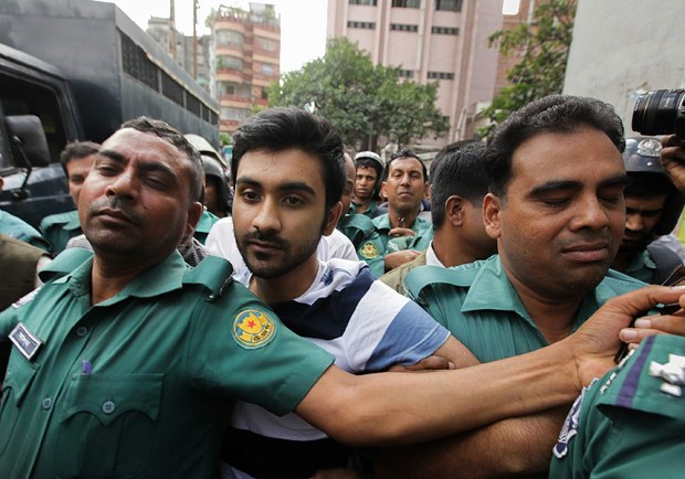 গুলশান হামলা ঘটনায় গ্রেপ্তার হওয়া তাহমিদ হাসিব খান। গুলশান হামলা ঘটনায় গ্রেপ্তার হওয়া তাহমিদ হাসিব খান।