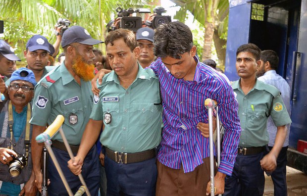 অধ্যাপক রেজাউল করিম সিদ্দিকী হত্যাকাণ্ডের আসামিদের রাজশাহীর আদালতে হাজির করা হয়। অধ্যাপক রেজাউল করিম সিদ্দিকী হত্যাকাণ্ডের আসামিদের রাজশাহীর আদালতে হাজির করা হয়।
