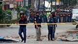 রাজধানীর পান্থপথে হোটেল ওলিও ইন্টারন্যাশনালে জঙ্গি বিরোধী অভিযানে পুলিশের কাউন্টার টেররিজম ইউনিট ও সোয়াট সদস্যরা। 