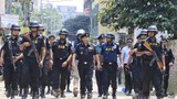 র‌্যাবের মহাপরিচালক বেনজীর আহমেদ অভিযানস্থল পরিদর্শন করেন।