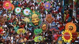 ঢাকা বিশ্ববিদ্যালয়ের চারুকলা অনুষদের উদ্যোগে আয়োজিত মঙ্গল শোভাযাত্রা।