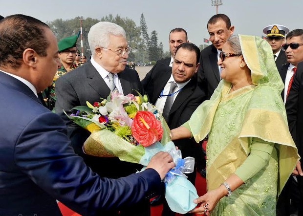 ফিলিস্তিন কর্তৃপক্ষের প্রেসিডেন্টকে বিমানবন্দরে বিদায় জানান প্রধানমন্ত্রী শেখ হাসিনা। ফিলিস্তিন কর্তৃপক্ষের প্রেসিডেন্টকে বিমানবন্দরে বিদায় জানান প্রধানমন্ত্রী শেখ হাসিনা।
