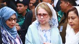 একটি দুর্নীতি মামলায় হাজিরা দিতে বিএনপি চেয়ারপারসন খালেদা জিয়া বকশিবাজারের বিশেষ জজ আদালতে উপস্থিত হন।