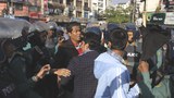 বিএনপি ও ছাত্রদলের নেতা-কর্মীরা কালো পতাকা মিছিল বের করতে গেলে পুলিশ তা কেড়ে নেয়। ছবিটি চট্টগ্রামের কাজির দেউরি এলাকা থেকে তোলা।