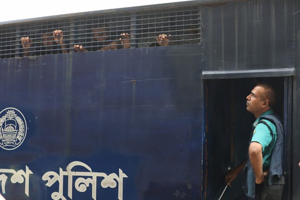 আটদিন পর আবার রাস্তায় শিক্ষার্থীরা, গ্রেপ্তার-সংঘর্ষ আটদিন পর আবার রাস্তায় শিক্ষার্থীরা, গ্রেপ্তার-সংঘর্ষ