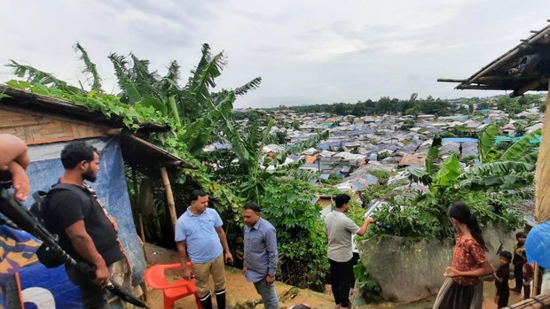 রোহিঙ্গা শিবিরে সশস্ত্র দুই গ্রুপের সংঘর্ষে দুই শিশু গুলিবিদ্ধ রোহিঙ্গা শিবিরে সশস্ত্র দুই গ্রুপের সংঘর্ষে দুই শিশু গুলিবিদ্ধ