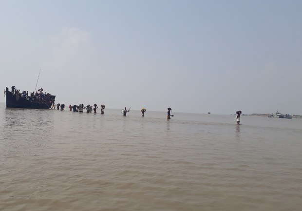 181012_Relocation_Rohingyas_1000.jpg