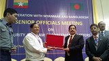 সমঝোতা স্মারক স্বাক্ষর অনুষ্ঠানে মিয়ানমারের স্বরাষ্ট্রমন্ত্রী লে. জেনারেল কিয়ো সোয়ে (বাম থেকে দ্বিতীয়) ও বাংলাদেশের জননিরাপত্তা বিভাগের সচিব মোস্তাফা কামাল উদ্দীন (বাম থেকে তৃতীয়)। নেপিদো, মিয়ানমার।