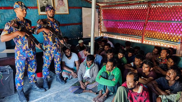 রোহিঙ্গা শিবিরে বিশেষ অভিযান, দুই দিনে গ্রেপ্তার ৬০ রোহিঙ্গা শিবিরে বিশেষ অভিযান, দুই দিনে গ্রেপ্তার ৬০