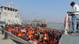 ভাসানচরে পৌঁছাল রোহিঙ্গাদের প্রথম দল, দ্বীপের পরিবেশ দেখে ‘খুশি’