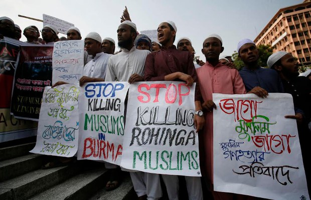 রোহিঙ্গা নির্যানতনের প্রতিবাদে বায়তুল মোকাররম মসিজদের সামনে বিক্ষোভ মিছিল ও সমাবেশ রোহিঙ্গা নির্যানতনের প্রতিবাদে বায়তুল মোকাররম মসিজদের সামনে বিক্ষোভ মিছিল ও সমাবেশ