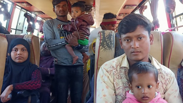 দ্বিতীয় দফায় ভাসানচর যাচ্ছেন প্রায় ১৮শ’ রোহিঙ্গা দ্বিতীয় দফায় ভাসানচর যাচ্ছেন প্রায় ১৮শ’ রোহিঙ্গা