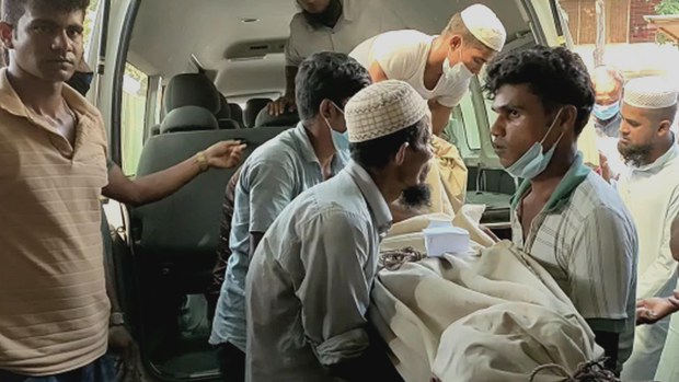 ভোররাতে রোহিঙ্গা শিবিরে মাদ্রাসায় আক্রমণ, তিন শিক্ষকসহ অন্তত ছয় জনকে হত্যা ভোররাতে রোহিঙ্গা শিবিরে মাদ্রাসায় আক্রমণ, তিন শিক্ষকসহ অন্তত ছয় জনকে হত্যা