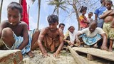 মিয়ানমার সেনাবাহিনীতে যোগ না দিলে রোহিঙ্গাদের খাদ্য সহায়তা বন্ধ করে দেয়ার হুমকি