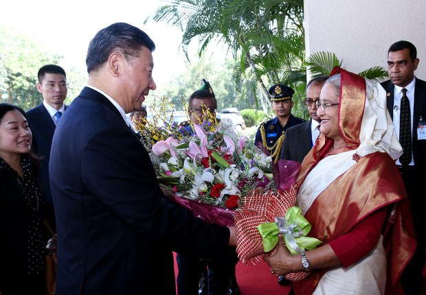 বাংলাদেশ সফর শেষ চীনের প্রেসিডেন্ট শি জিন পিং- কে বিদায়ী শুভেচ্ছা জানান প্রধানমন্ত্রী শেখ হাসিনা। বাংলাদেশ সফর শেষ চীনের প্রেসিডেন্ট শি জিন পিং- কে বিদায়ী শুভেচ্ছা জানান প্রধানমন্ত্রী শেখ হাসিনা।