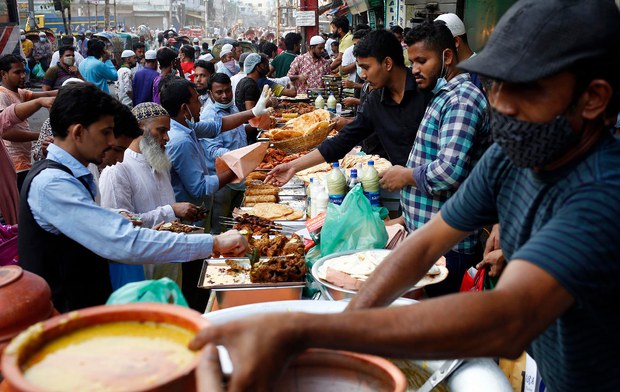 SS08 Old dhaka-Iftar-M-08.JPG
