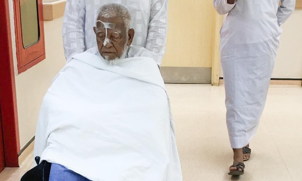 বিক্ষোভের মুখে পদত্যাগের ১২ ঘন্টার মধ্যে আল্লামা শফীর ইন্তেকাল 1000