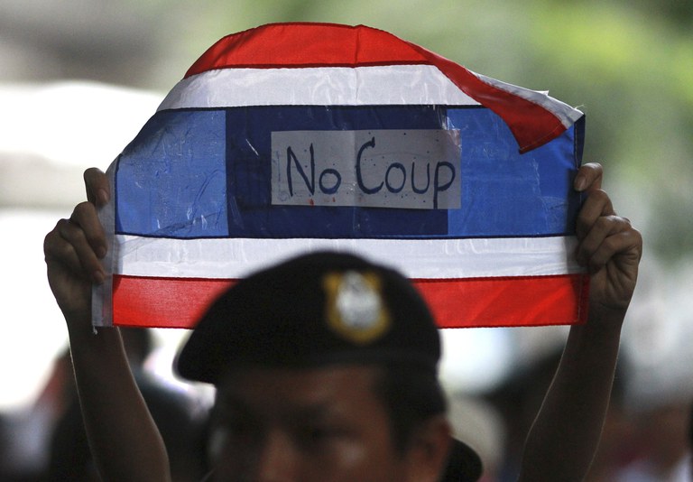 TH-coup-5.jpg TH-coup-5.jpg