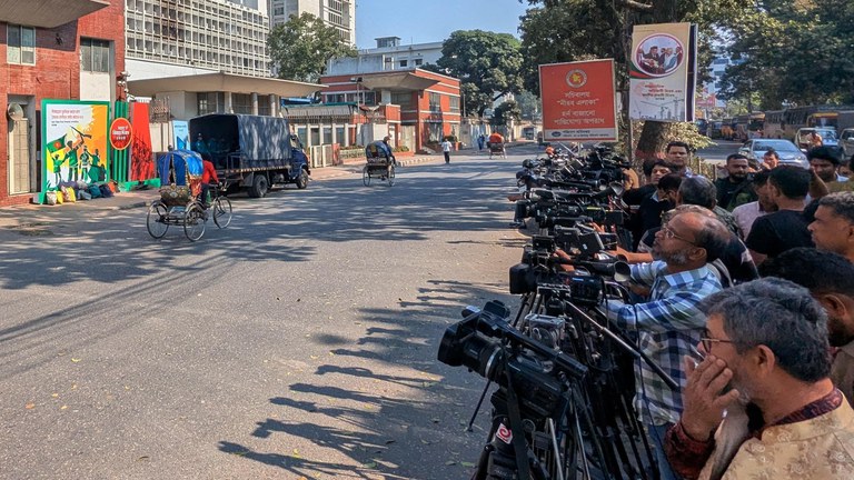 09-BD-journalists2.jpg 09-BD-journalists2.jpg
