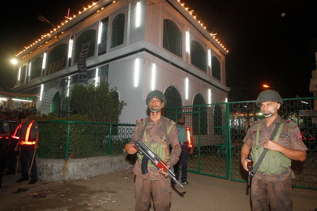 160415-BD-bangladesh-security-620.jpg