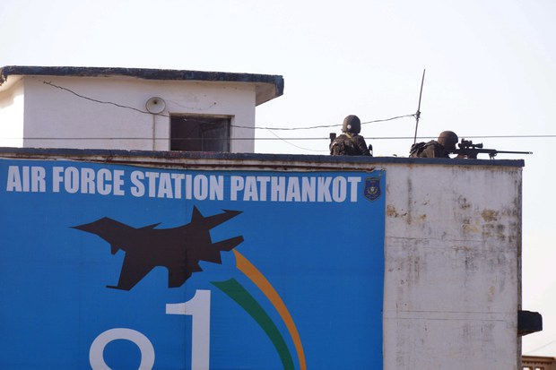 150105-IN-pathankot-1000