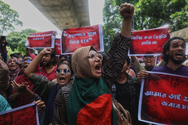 Bangladesh protest over violence against students widens, thousands take to streets Bangladesh protest over violence against students widens, thousands take to streets