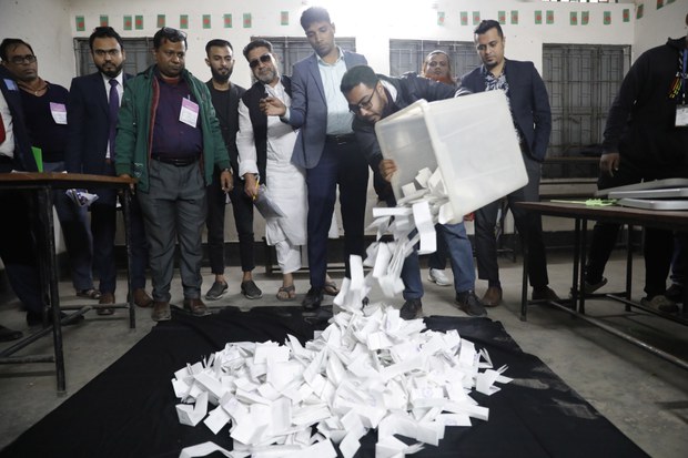 Awami League wins Bangladesh polls boycotted by opposition Awami League wins Bangladesh polls boycotted by opposition