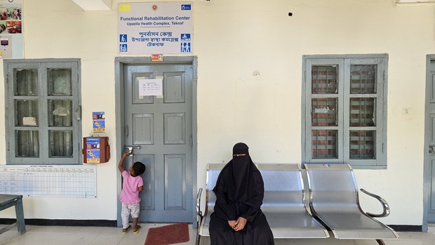 Rohingya in limbo as some aid groups suspend health services at Bangladesh camps Rohingya in limbo as some aid groups suspend health services at Bangladesh camps