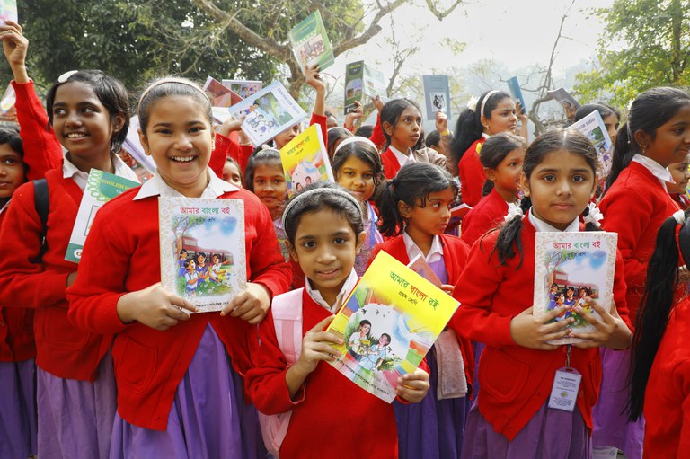 Bangladesh-textbooks-students-2.jpeg Bangladesh-textbooks-students-2.jpeg