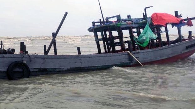 Rohingya boat sinks off Myanmar’s Rakhine state, dozens missing Rohingya boat sinks off Myanmar’s Rakhine state, dozens missing