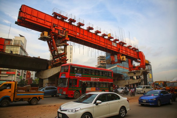 Bangladesh halts construction of elevated bus line following deadly collapse Bangladesh halts construction of elevated bus line following deadly collapse
