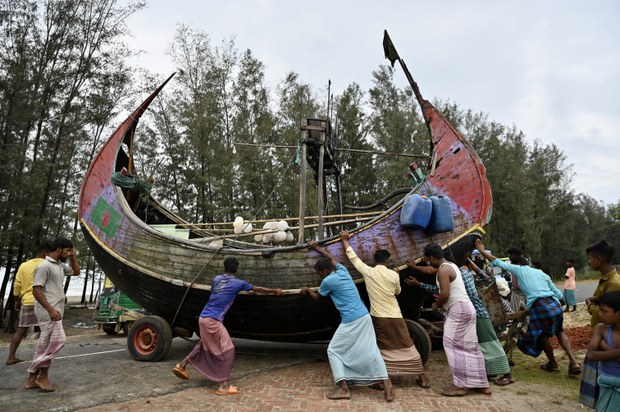 Rohingya must stay at camps despite approaching cyclone, Bangladesh govt says Rohingya must stay at camps despite approaching cyclone, Bangladesh govt says