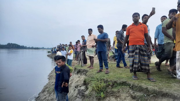 Dozens killed, others missing after boat capsizes in Bangladesh Dozens killed, others missing after boat capsizes in Bangladesh