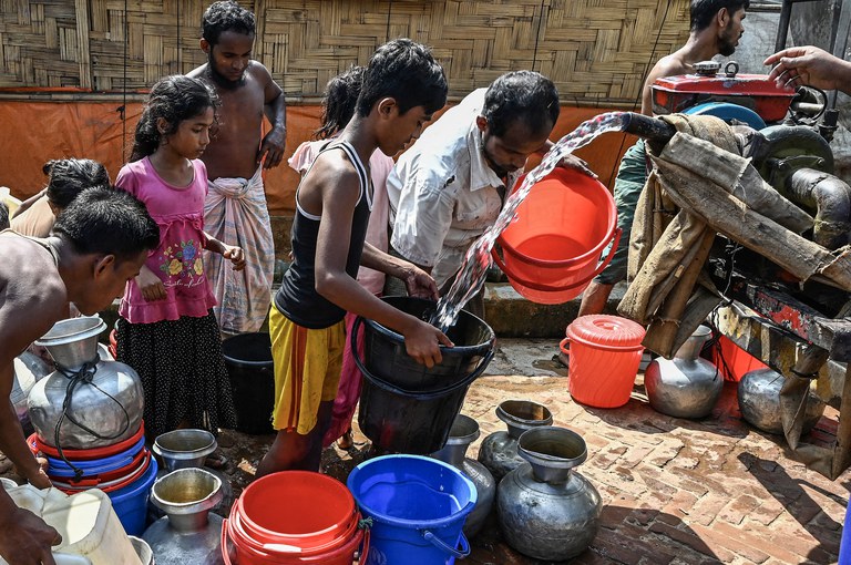 Rohingya-water.jpg Rohingya-water.jpg