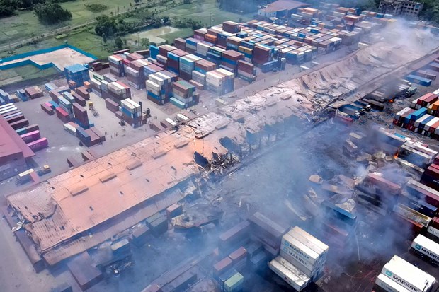 Bangladesh authorities: Firefighters not warned of chemicals at Chittagong depot Bangladesh authorities: Firefighters not warned of chemicals at Chittagong depot