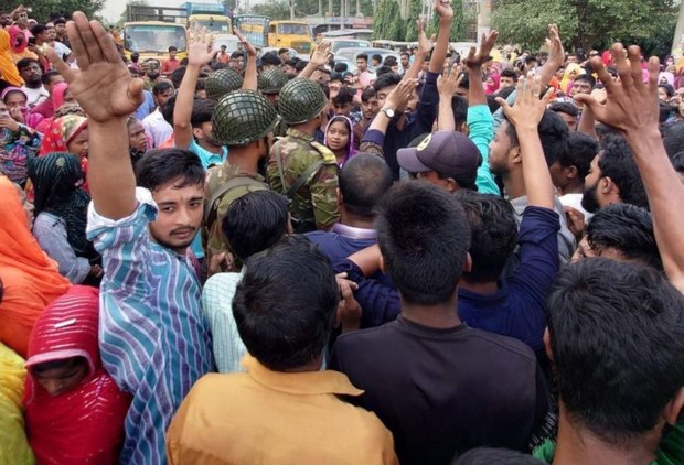 ‘Outsiders’ blamed for disruption as Bangladesh garment workers stage protests ‘Outsiders’ blamed for disruption as Bangladesh garment workers stage protests