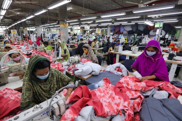 Bangladesh garment factories strive to reduce carbon footprint Bangladesh garment factories strive to reduce carbon footprint