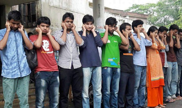 School-Teache-Humiliated620.jpg School-Teache-Humiliated620.jpg