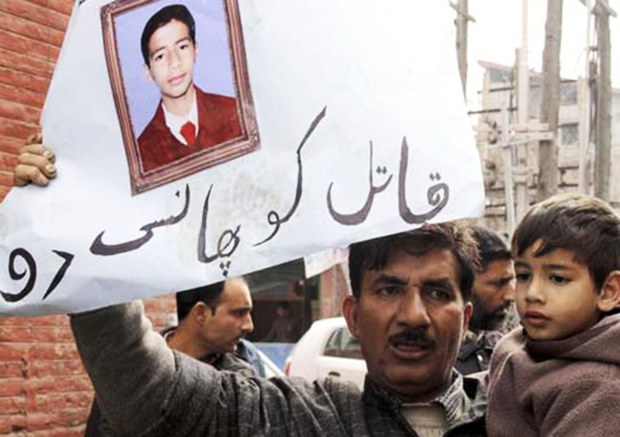 151202-kashmirarrest-620 151202-kashmirarrest-620