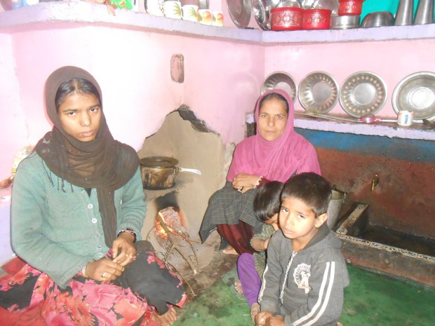 kashmir-family-620 kashmir-family-620