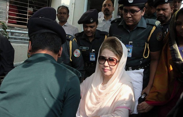 Doctors say Khaleda Zia may die if not sent abroad for treatment Doctors say Khaleda Zia may die if not sent abroad for treatment