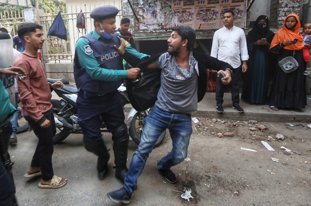 BNP: Police conduct mass arrests of party supporters days before big rally BNP: Police conduct mass arrests of party supporters days before big rally