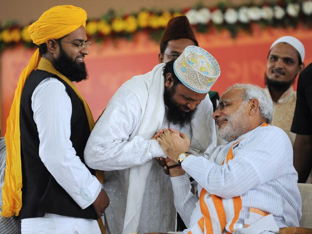150526-IN-muslims-modi-620 150526-IN-muslims-modi-620