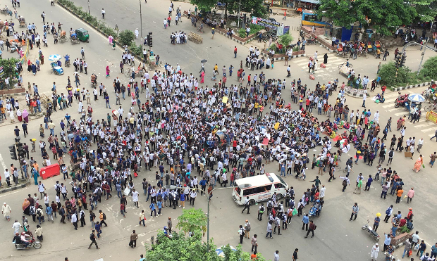 Students gather in Dhaka to join protests over road safety, Aug. 1, 2018. [BenarNews]