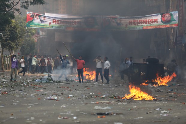 Bangladesh opposition leaders hide out after violence at weekend protests Bangladesh opposition leaders hide out after violence at weekend protests